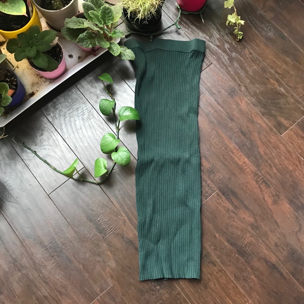 ๐ฆ3/50$ deep green ribbed midi skirt - Picture 2 of 6